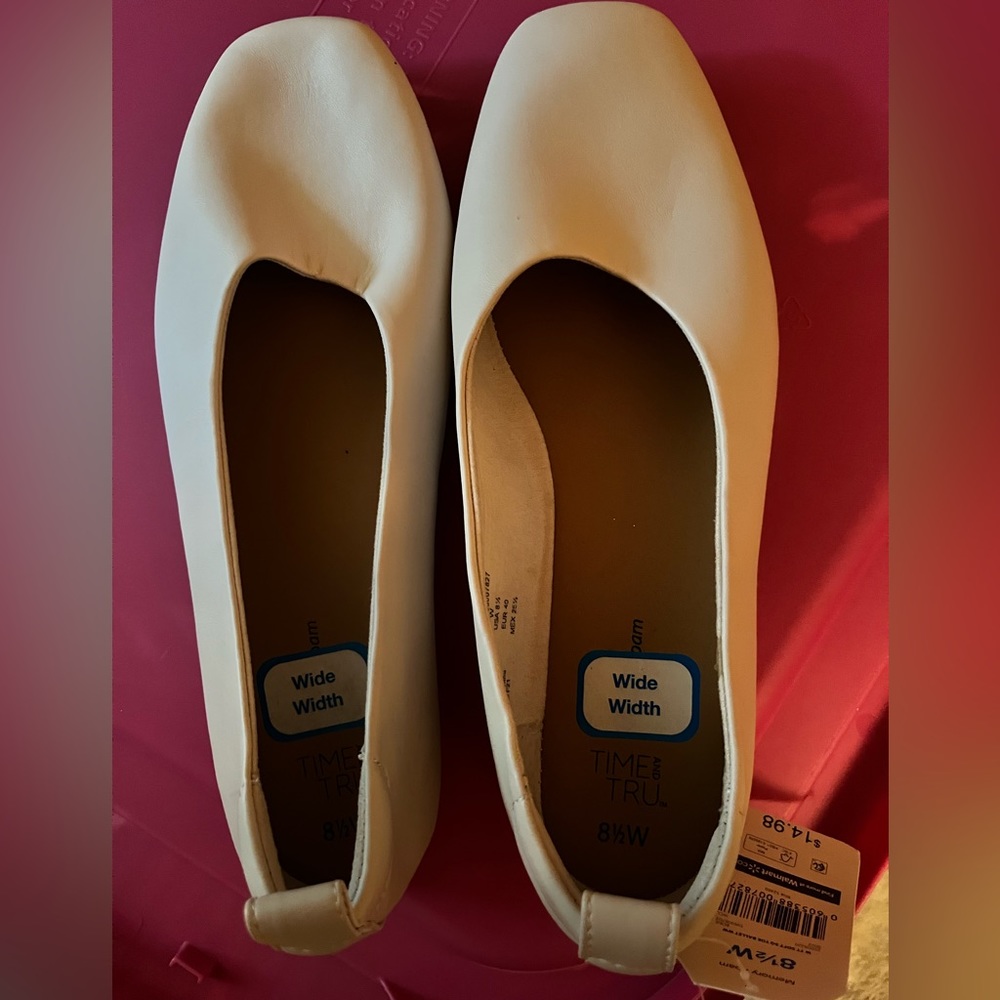 Nude flats